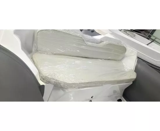 WinBoat 530R LUX с рулевой консолью, рундуками -  классический РИБ - жёстко-надувная моторная лодка, изображение 5
