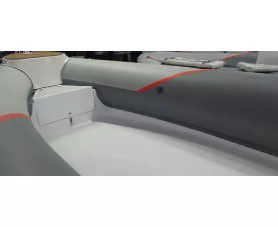 WinBoat 530R LUX с рулевой консолью, рундуками -  классический РИБ - жёстко-надувная моторная лодка, изображение 7